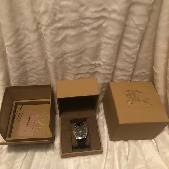 BURBERRY Men’s Watch - Picture 5 of 5